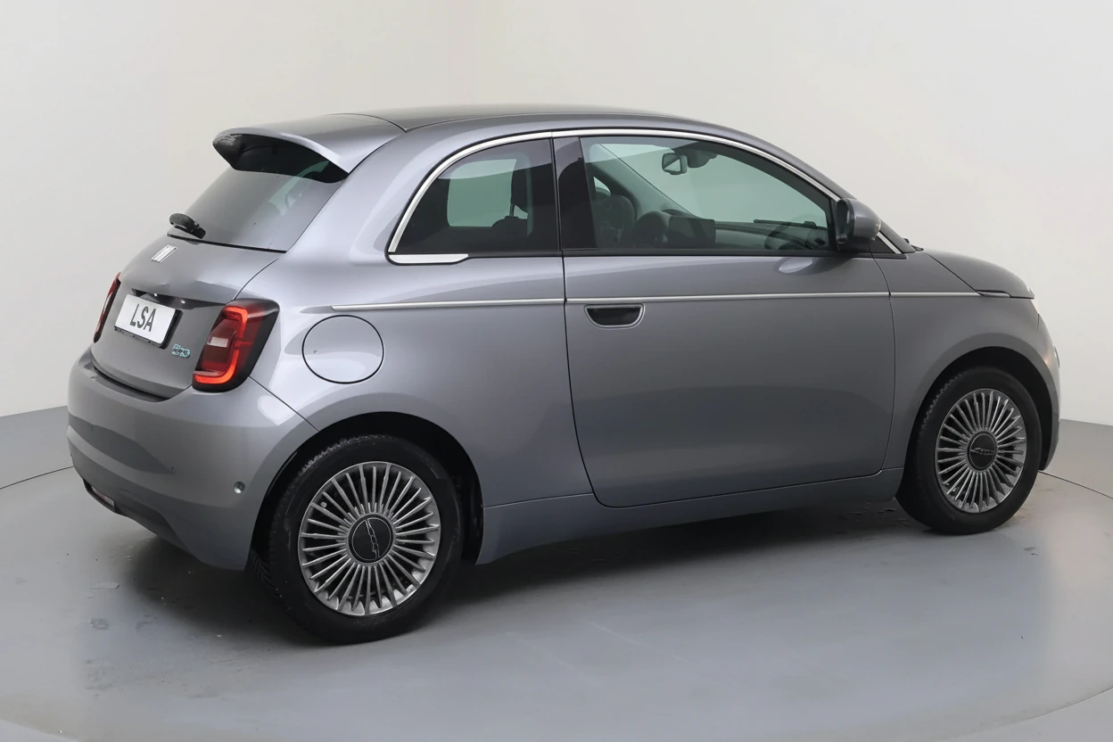 Fiat 500E — vue 3