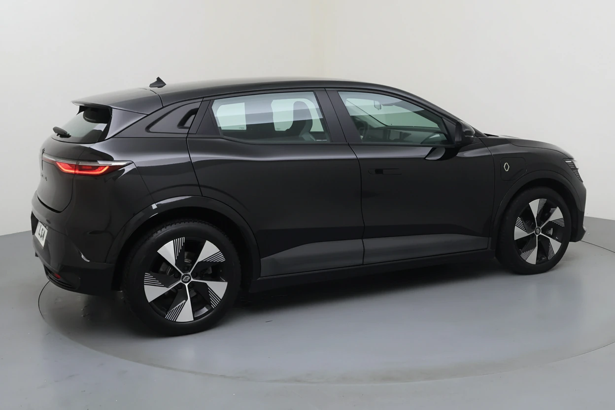 Renault Megane E-tech — vue 3