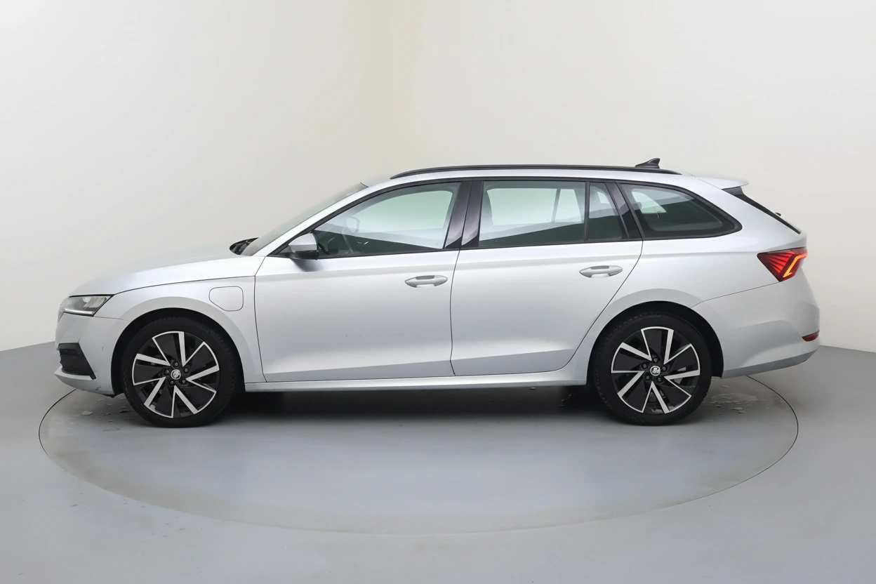 Skoda Octavia Combi — vue 2