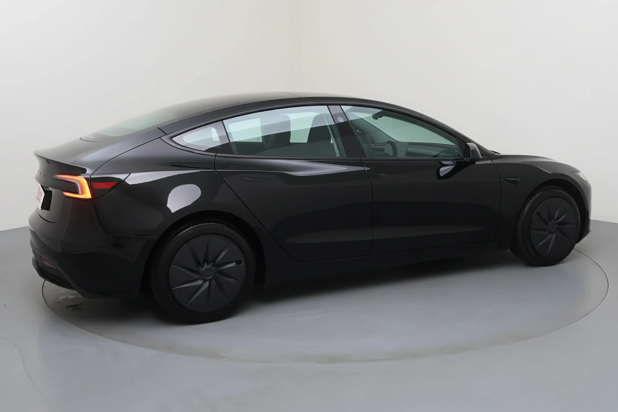 Tesla Model 3 — vue 3